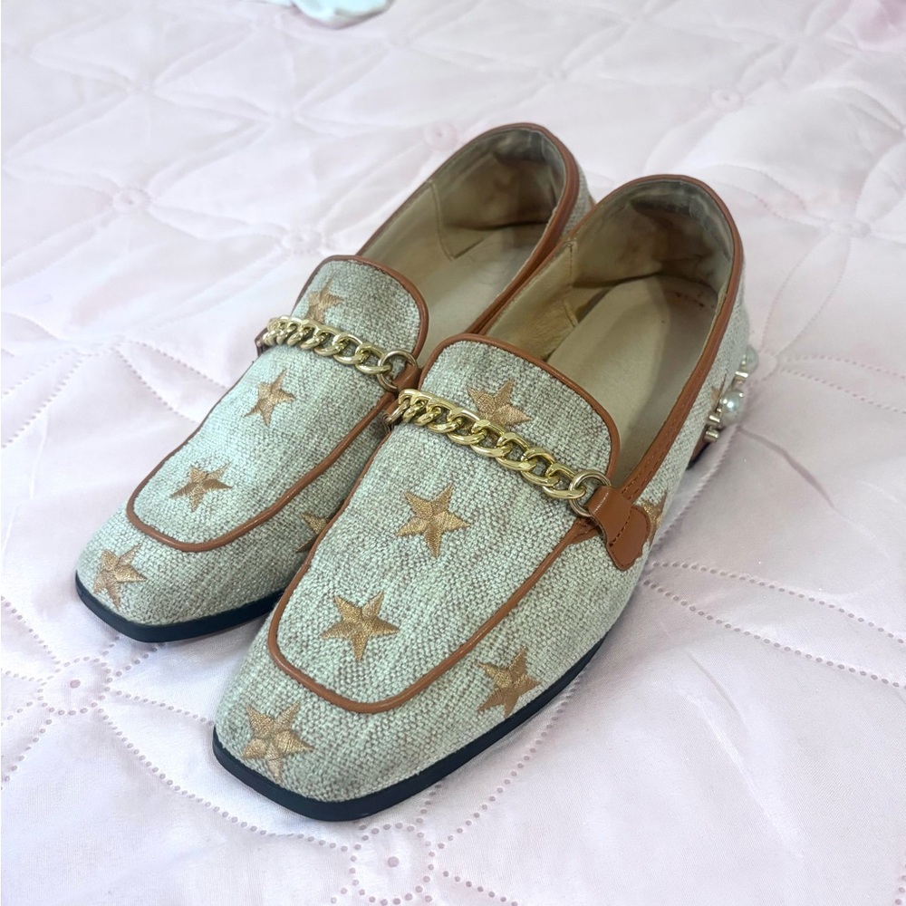 Star-Patterned Chunky Hells with Chain Detail